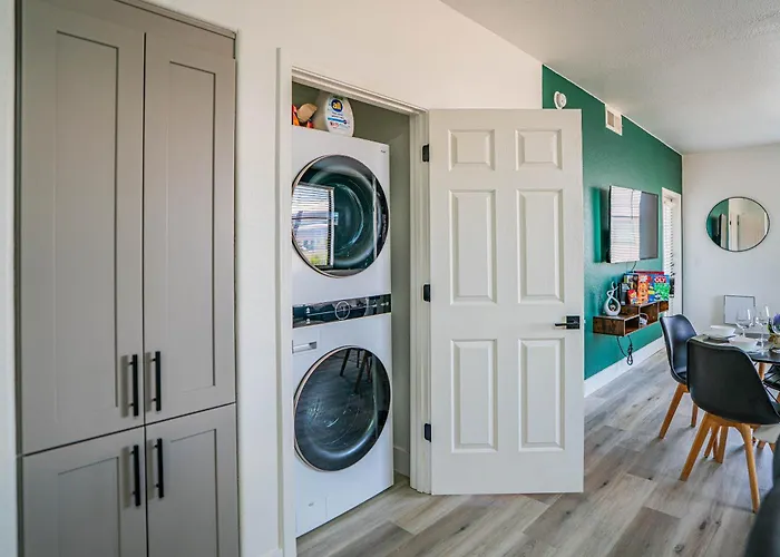 Fancy 1bd Walk To Westgate Pool Gym Wd *